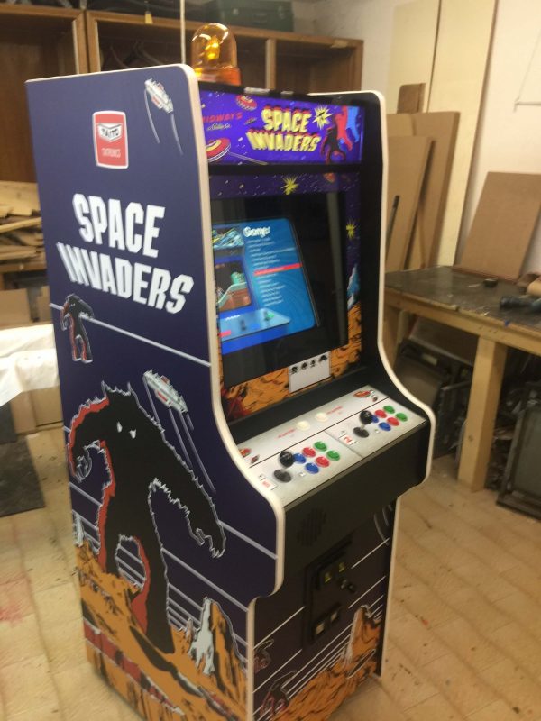 Space invaders,arcade,cabinet,Midway,videogame,anni 80